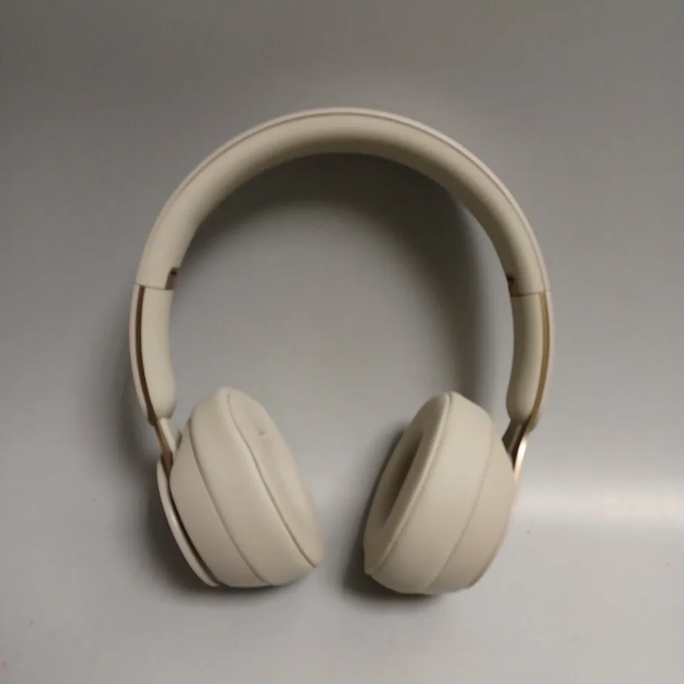 BEATS SOLO PRO WIRELESS OVER EAR HEADPHONES IN GREY