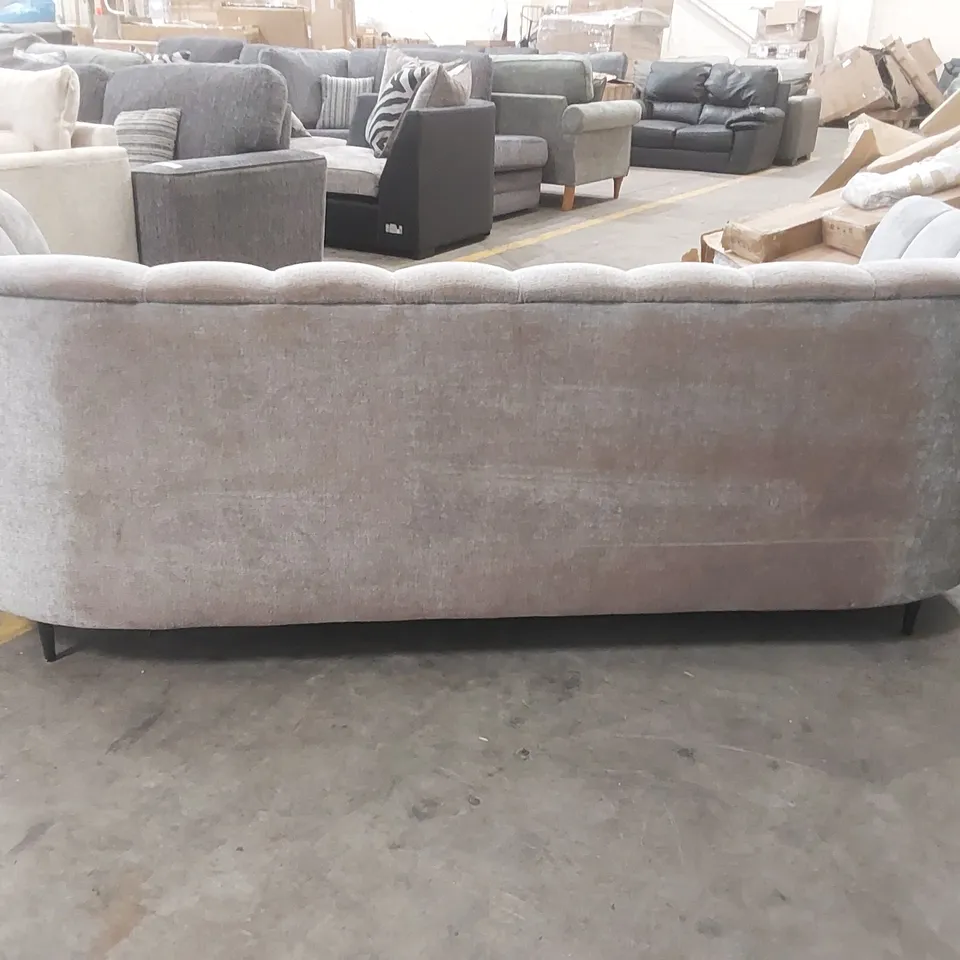 QUALITY DESIGNER GUILD FABRIC UPHOLSTERED 4 SEATER SOFA