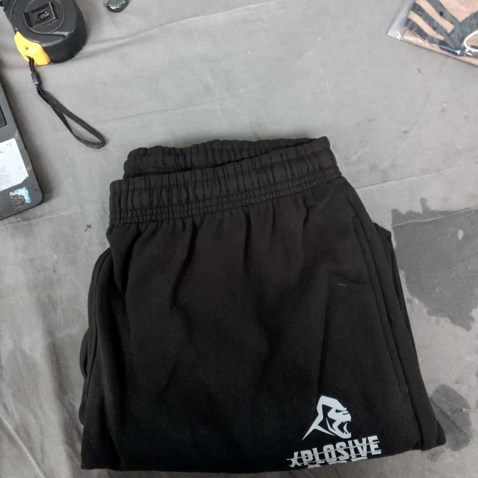 BOX OF APPROXIMATELY 25 ASSORTED CLOTHING ITEMS TO INCLUDE: H&M JUMPER AND XPLOSIVE APE JOGGERS