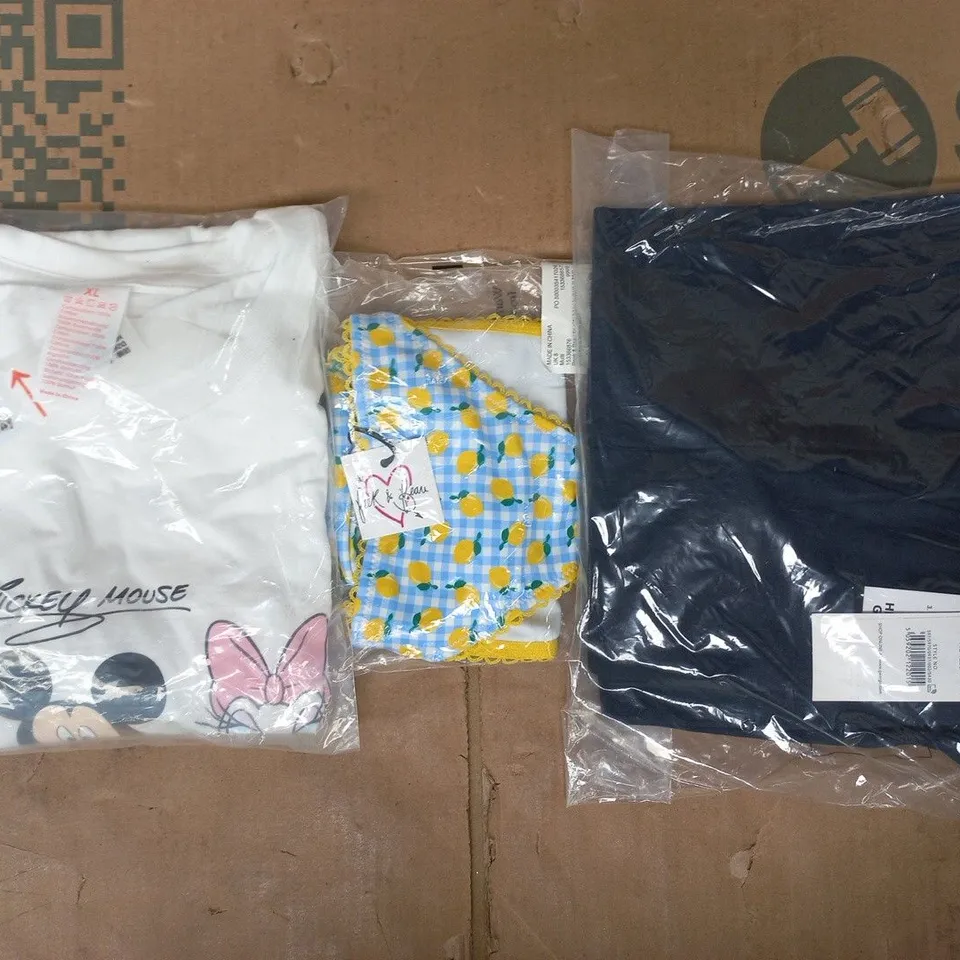 APPROXIMATELY 20 ASSORTED KID'S CLOTHING AND FASHION PRODUCTS IN VARIOUS STYLES AND SIZES - COLLECTION ONLY