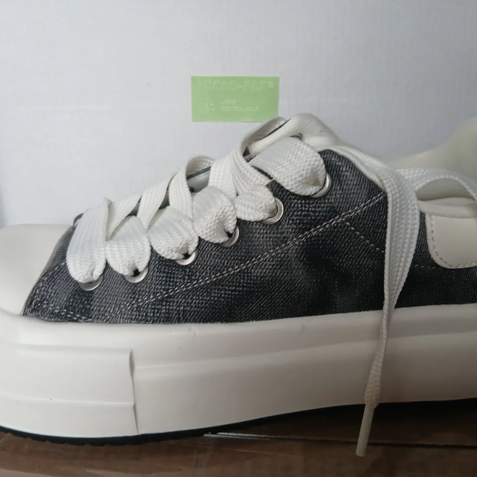 AMANIYA Denim Platform Sneakers – White Rubber Sole, L-2507 (275/45 (2.5))