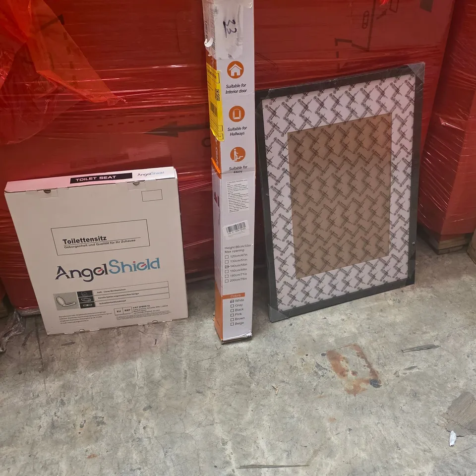 PALLET OF ASSORTED HOUSEHOLD GOODS AND PRODUCTS TO INCLUDE;TOILET SEAT,RETRACTABLE SAFETY GATE,PICTURE FRAME
