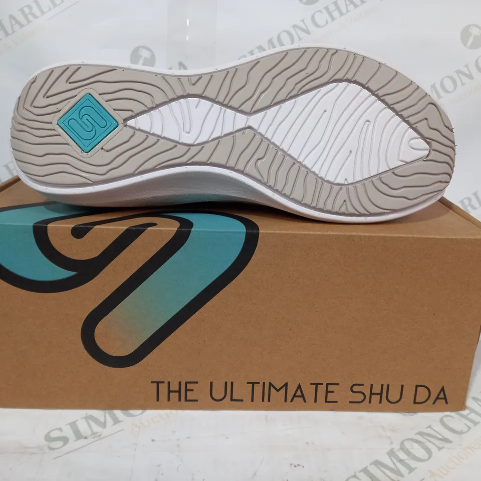 BOXED PAIR OF SHUDA OLIVIA SHOES IN PINK UK SIZE 6