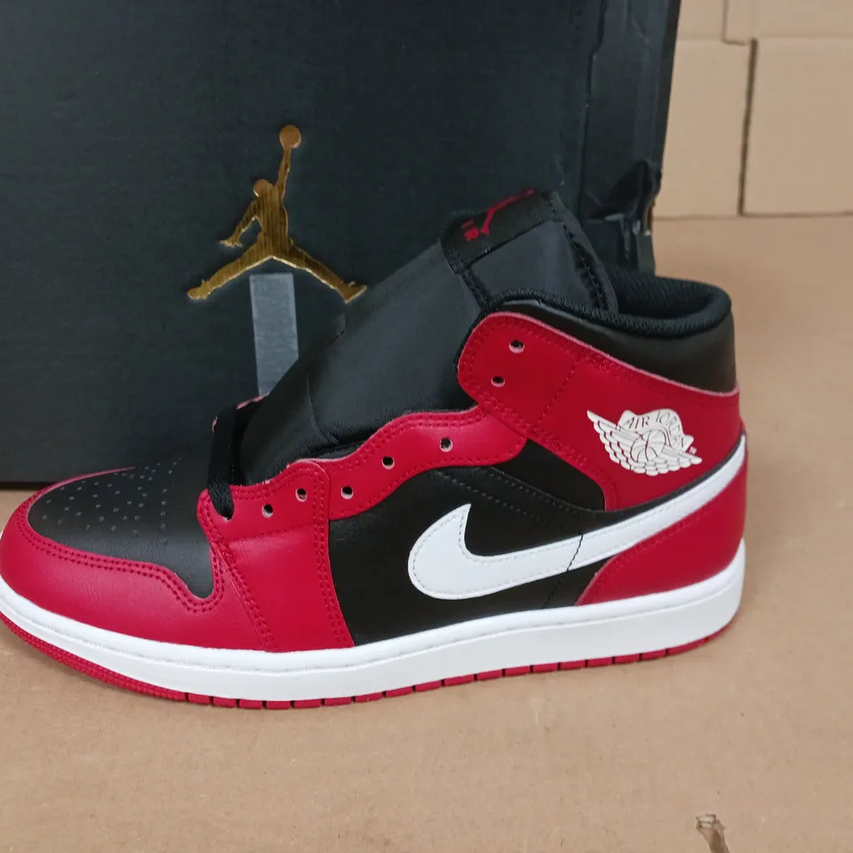 BOXED PAIR OF AIR JORDAN 1 MID TRAINERS IN RED/BLACK/WHITE - UK 8.5