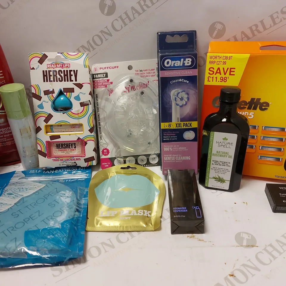LOT OF APPROX 12 ASSORTED BEAUTY PRODUCTS TO INCLUDE NATURE SPELL ROSEMARY OIL, L'OREAL COLOUR PROTECT CONDITIONER, WOW EYE SHADOW, ETC 