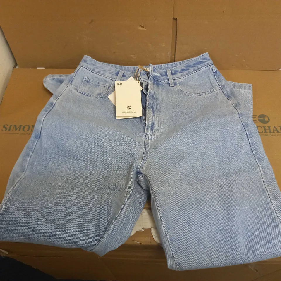 LUCY & YAK STRAIGHT CUT JEANS - SIZE 28/R