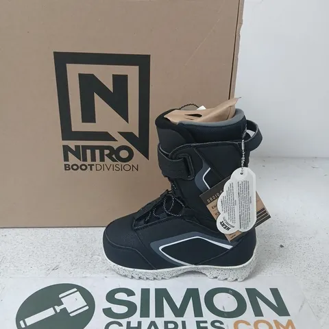 NITRO DROID QLS SNOWBOARD BOOTS, BLACK/WHITE/CHARCOAL, UK 13 (US 1.0) WITH TAGS
