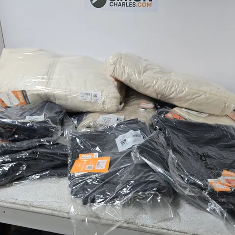 BOX OF APPROXIMATELY 22 ASSORTED BRAND NEW REGATTA CLOTHING ITEMS IN VARIOUS STYLES, COLOURS AND SIZES