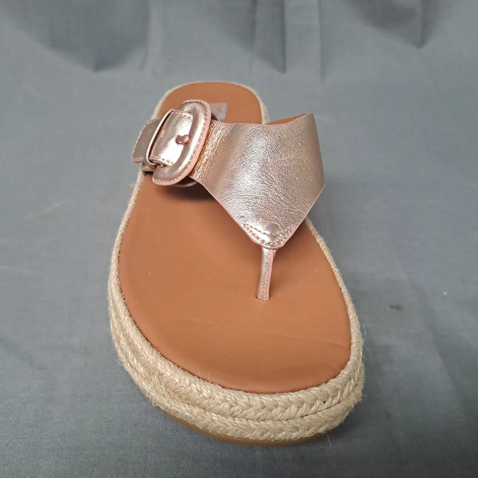 PAIR OF FITFLOP TOE-POST WEDGE SANDALS IN METALLIC ROSE GOLD UK SIZE 5.5