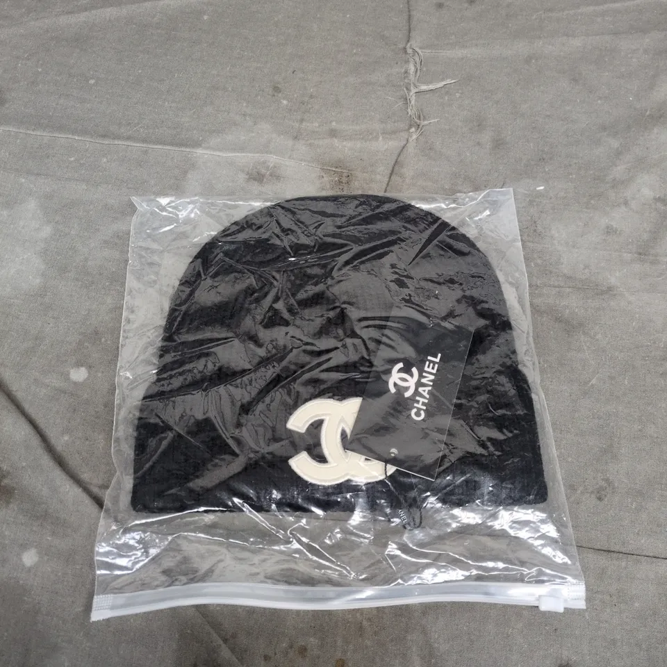 CHANEL BLACK KNIT BEANIE HAT – LOGO KNITWEAR (SEALED BAG)
