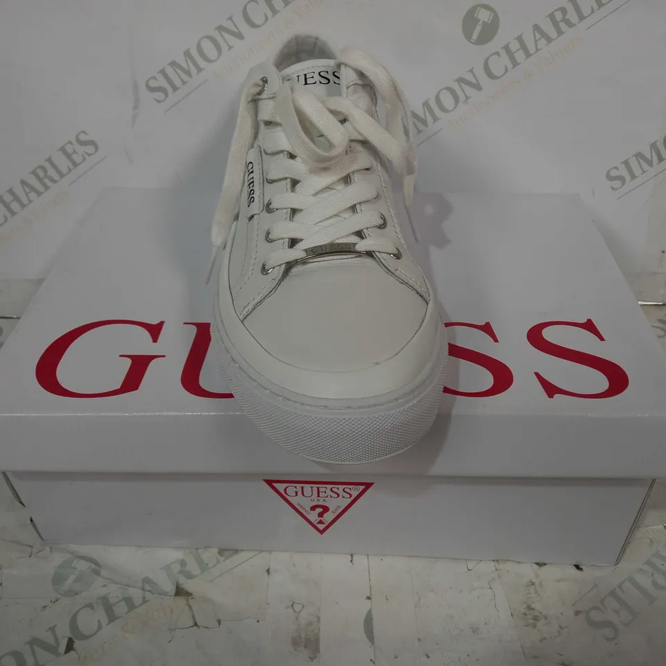 BOXED PAIR OF GUESS LARRY LOW TRAINERS IN WHITE UK SIZE 8
