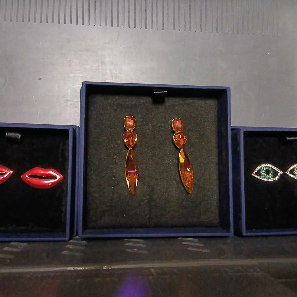 APPROXIMATELY 10 ASSORTED BUTLER AND WILSON JEWELLERY PRODUCTS TO INCLUDE; 