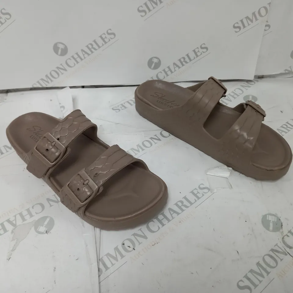 FOAMIES SKETCHERS SIZE 6 BROWN SANDALS 