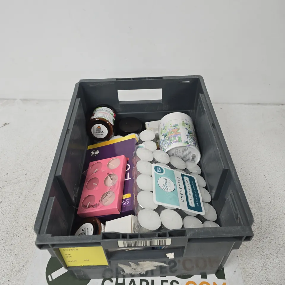 TOTE OF APPROXIMATELY 10 ASSORTED ITEMS TO INCLUDE: NEXT CANDLE
