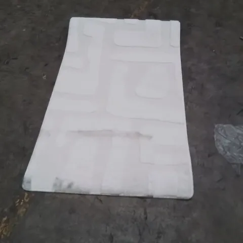 QUALITY DESIGNER AREA RUG - APPROXIMATELY 150X80CM