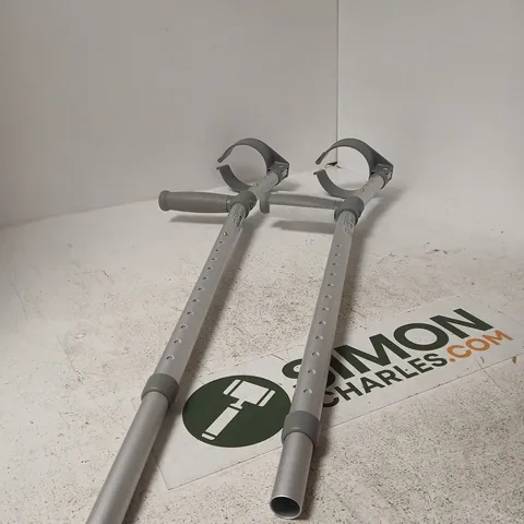 DAYS CRUTCHES, PAIR, ADULT, DOUBLE ADJUSTABLE (125A)