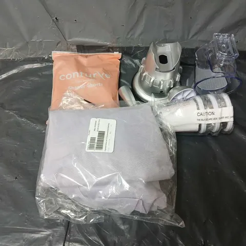 APPROXIMATELY 15 ASSORTED ITEMS TO INCLUDE MESH WASH BAGS, SHAPER SHORTS, GREATER, ETC - COLLECTION ONLY
