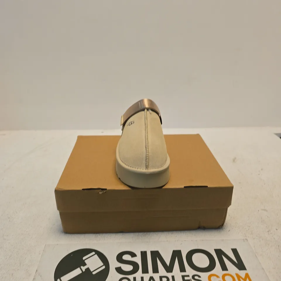 UGG SLIPPERS – SAND/BEIGE, UK 3