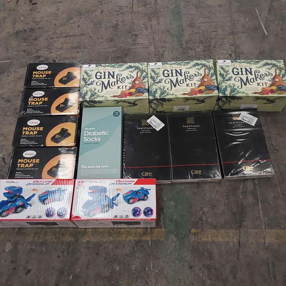 PALLET OF ASSORTED HOUSEHOLD ITEMS AND CONSUMER PRODUCTS. INCLUDES TOYS, MOUSE TRAPS, DIABETIC SOCKS, SPORTS NUTRITION CAPSULES, GIN MAKER KITS ETC 