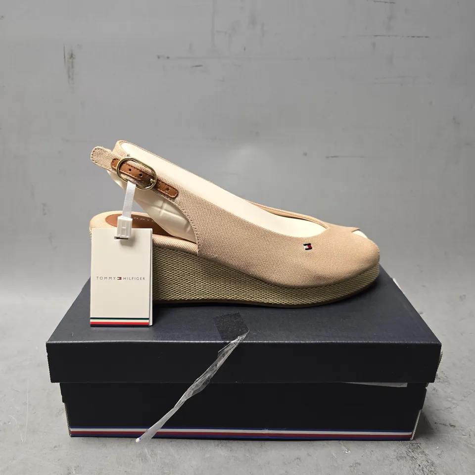 BOXED TOMMY HILFIGER MISTY BLUSHFLAG MID WEDGE - SIZE 41