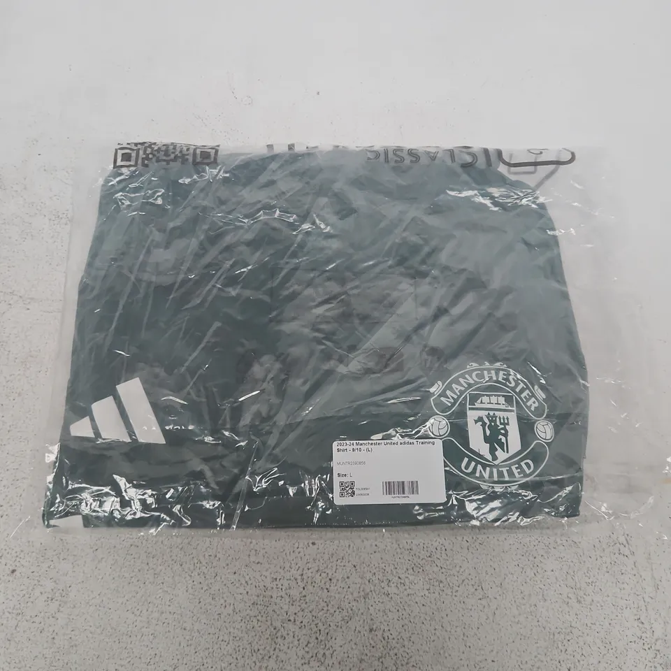 MANCHESTER UNITED ADIDAS TRAINING SHIRT – SIZE L