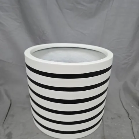 BOXED FOX-FERN HAND MADE CYLINDER POT 