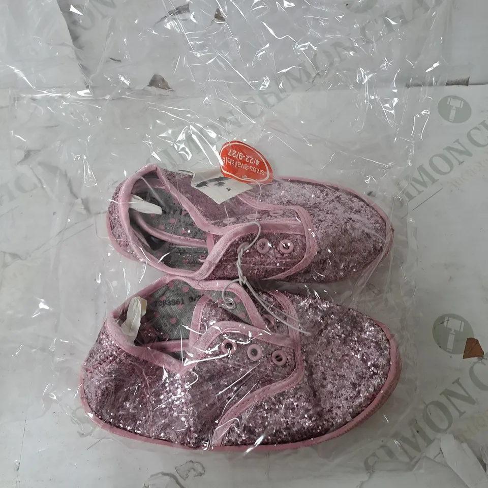 APPROXIMATELY 20 PAIRS  OF BAGGED PINK CHILDRENS GLITTER BOOTS IN VARIOUS SIZES 