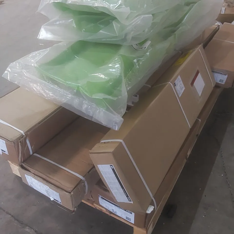 PALLET OF ASSORTED TP OUTDOOR PLAY PARTS