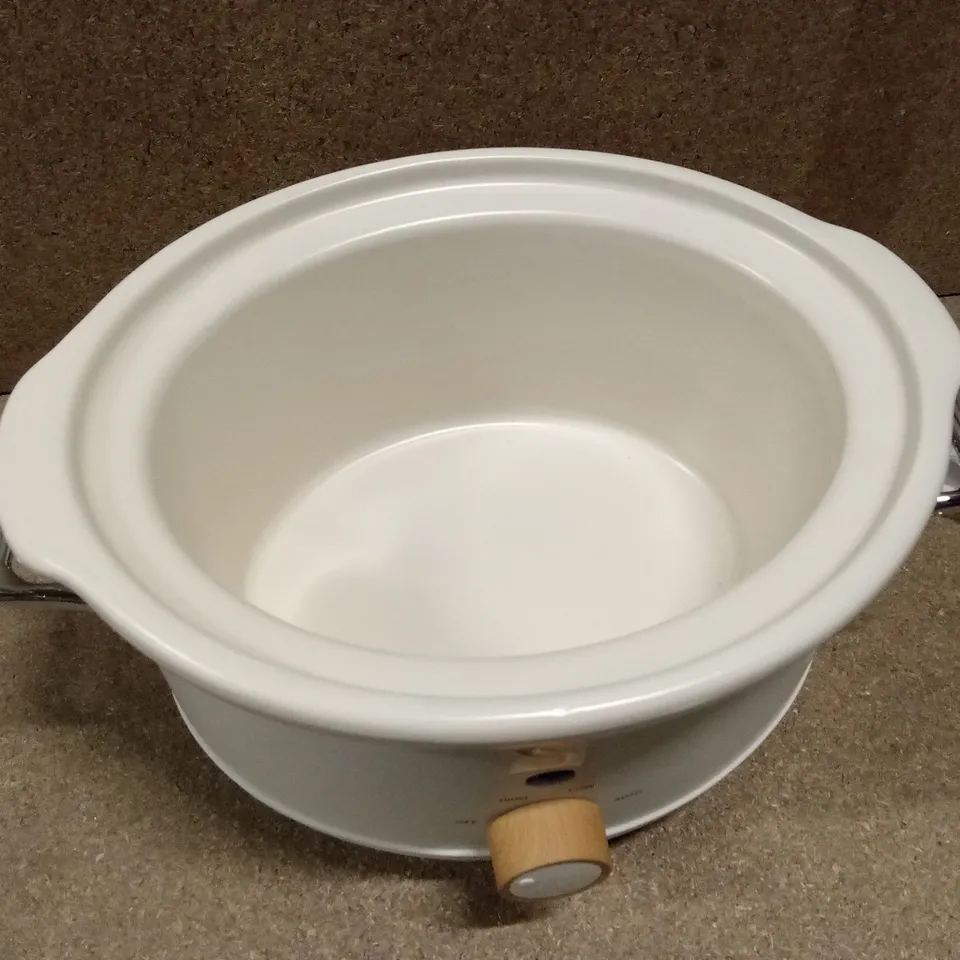 BOXED SWAN 3.5L SLOW COOKER