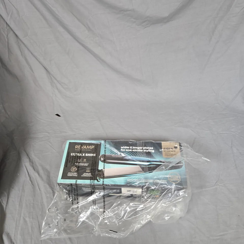REVAMP WIDE ULTRA X SHINE CERAMIC HAIR STRAIGHTENER