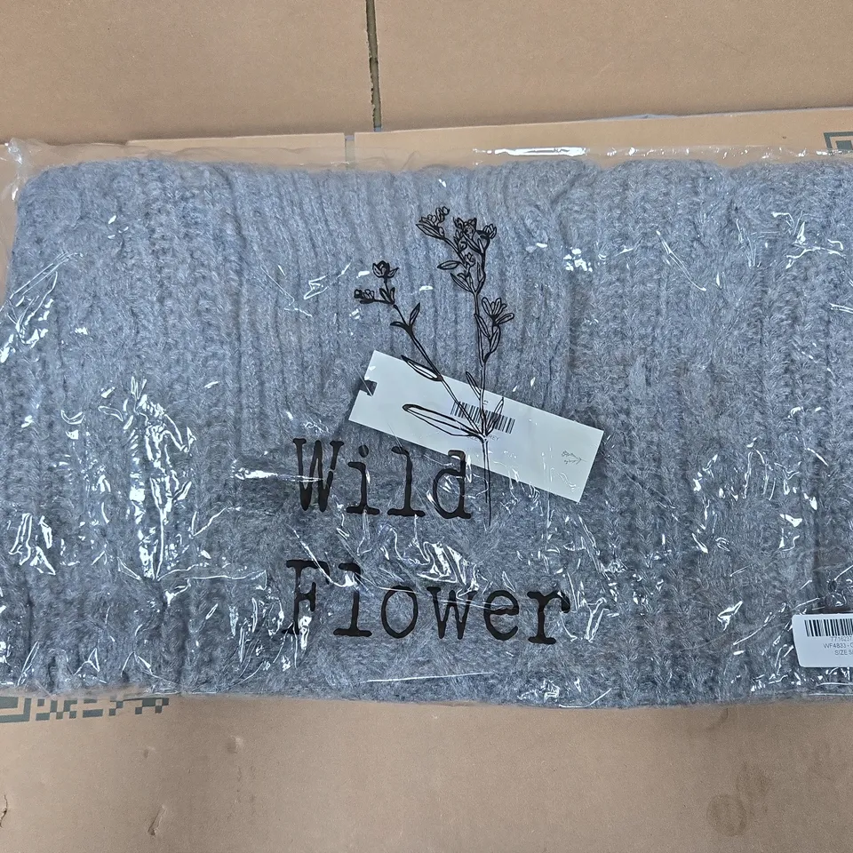 BAGGED WILD FLOWER TURTLENECK KNIT JUMPER IN GREY - S/M