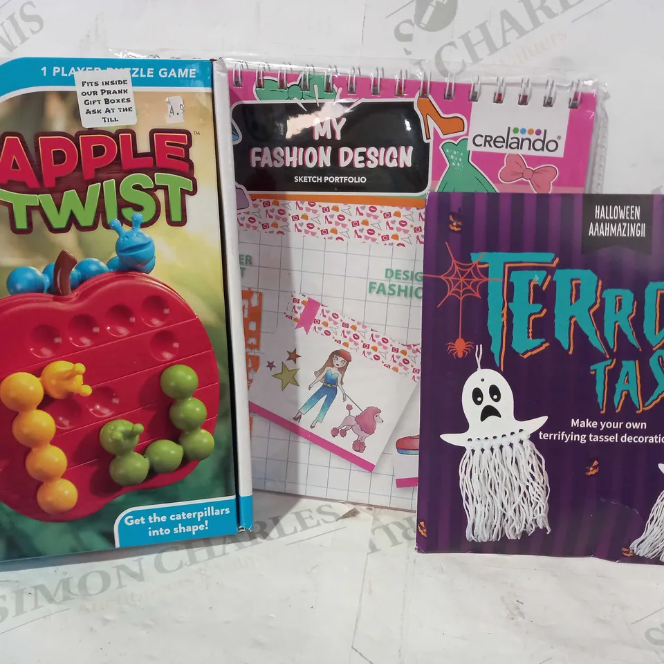 BOX OF APPROXIMATELY 10 ASSORTED TOYS AND GAMES TO INCLUDE APPLE TWIST, TERROR TASSELS, MY FASHION DESIGN, ETC