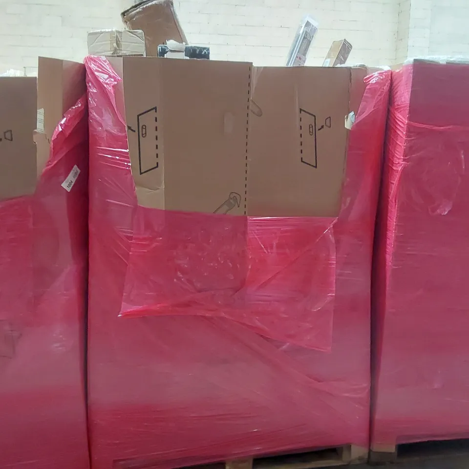 PALLET OF ASSORTED ITEMS INCLUDING: FOLDING TOILET CHAIR, ARTIFICIAL GRASS COLLECTION SWEEPER, BLINDS, TOILET SEAT ECT