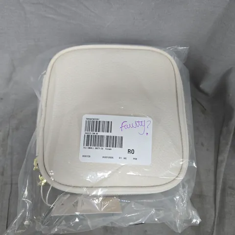 TILI SMALL VANITY CASE IN CREAM