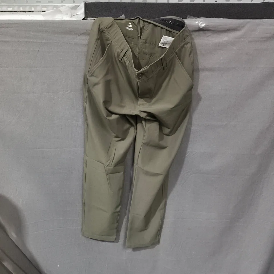 UNDER ARMOUR MEN'S OLIVE TROUSERS – UK 32 (32/30)