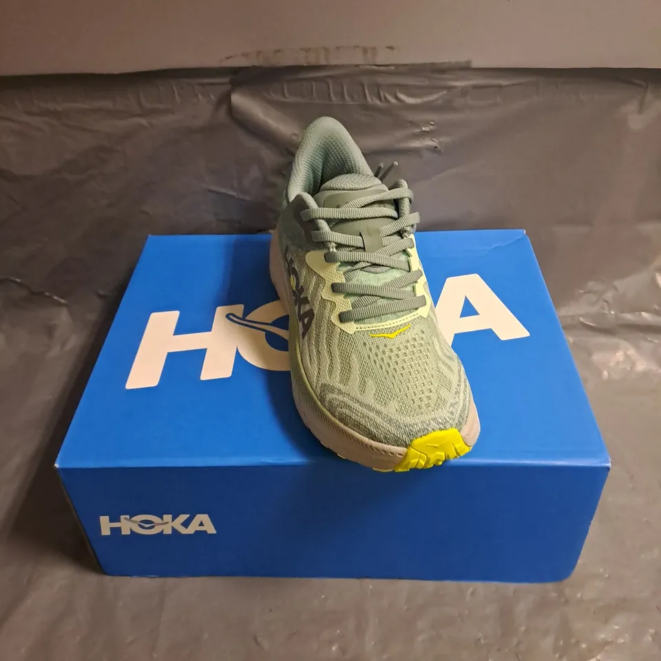 BOXED PAIR OF HOKA CHALLENGER ATR 7 TRAINERS IN GREEN MULTI SIZE 4.5