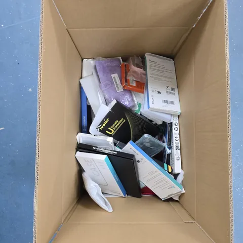 BOX OF APPROXIMATELY 20 ASSORTED PHONE CASES TO INCLUDE: OTTERBOX REACT FOR SAMSUNG A34