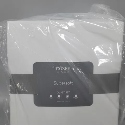 SUPERSOFT BY COZEE HOME 4 PIECE DUVET SET WITH CONTRAST TRIM NAVY KING