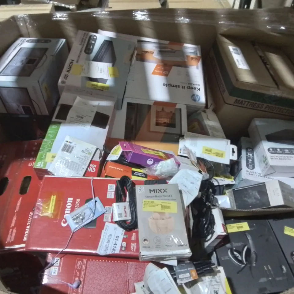 PALLET OF ASSORTED TECH ITEMS TO INCLUDE CANON AND EPSON PRINTERS, DVD PLAYERS,HEADSETS AND BLUETOOTH SPEAKERS
