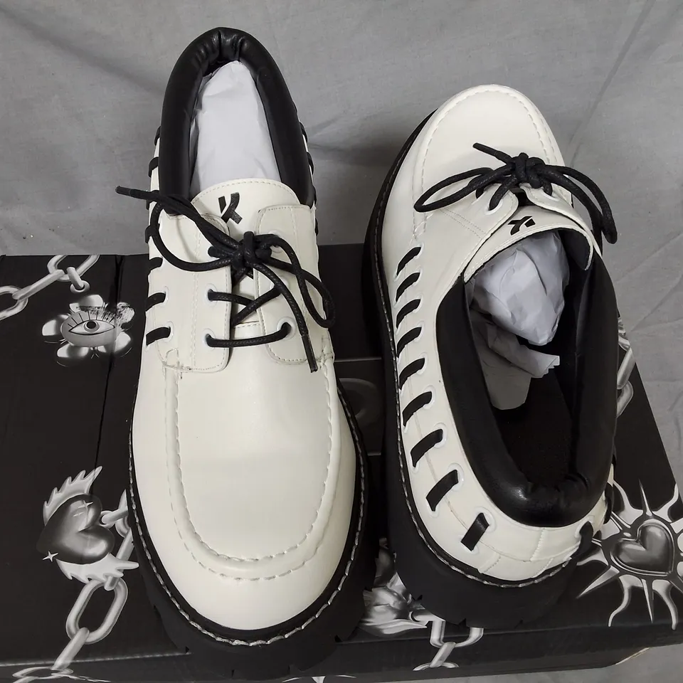 BOXED KOI TENAR MENS BOAT SHOES IN CREAM - UK9