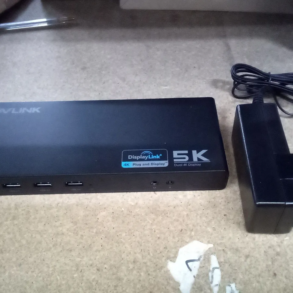 WAVLINK DUAL 4K DISPLAY UNIVERSAL DOCKING STATION
