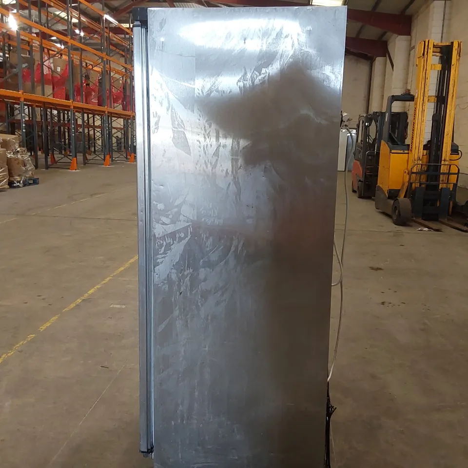 COMMERCIAL L500XF FRIDGE OR FREEZER (UNSPECIFIED)