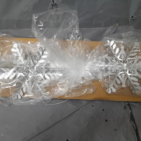 SNOWFLAKE CHRISTMAS WREATH HANGER