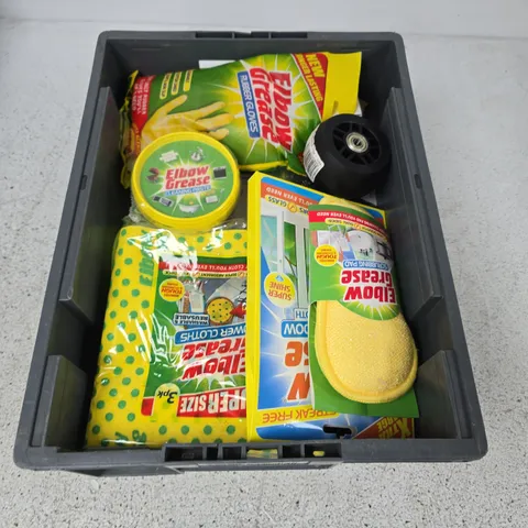 BOX CONTAINING A MIX OF APPROXIMATELY 15 ASSORTED CLEANING PRODUCTS INCLUDING CLEANING PASTE, RUBBER GLOVES, SCRUBBING PAD ETC. 