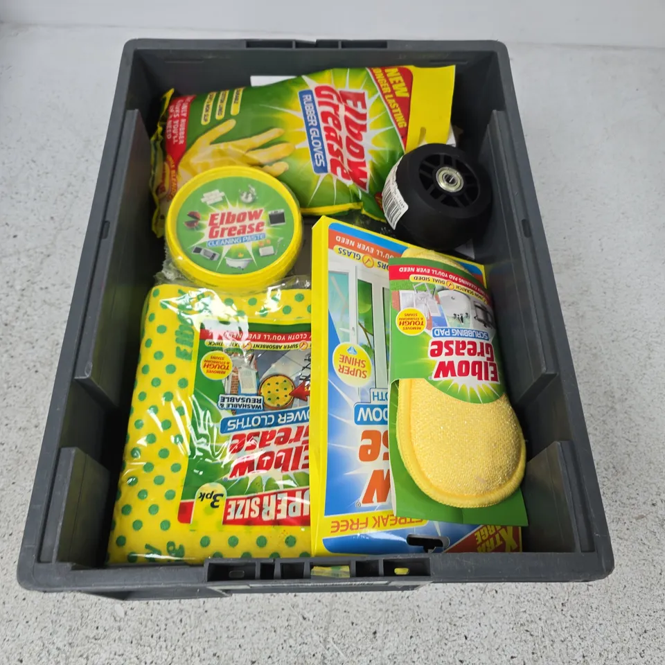 BOX CONTAINING A MIX OF APPROXIMATELY 15 ASSORTED CLEANING PRODUCTS INCLUDING CLEANING PASTE, RUBBER GLOVES, SCRUBBING PAD ETC. 