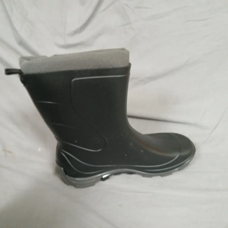 DECATHLON SOLOGNAC BLACK KNEE-HIGH RUBBER WELLINGTON BOOTS - EU 45/46