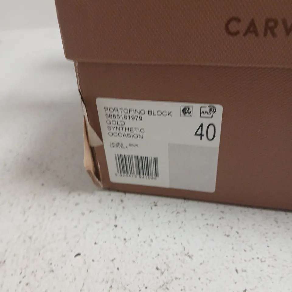 BOXED PAIR OF CARVELA PORTOFINO BLOCK GOLD SANDALS – UK 7 (EU 40) – SYNTHETIC
