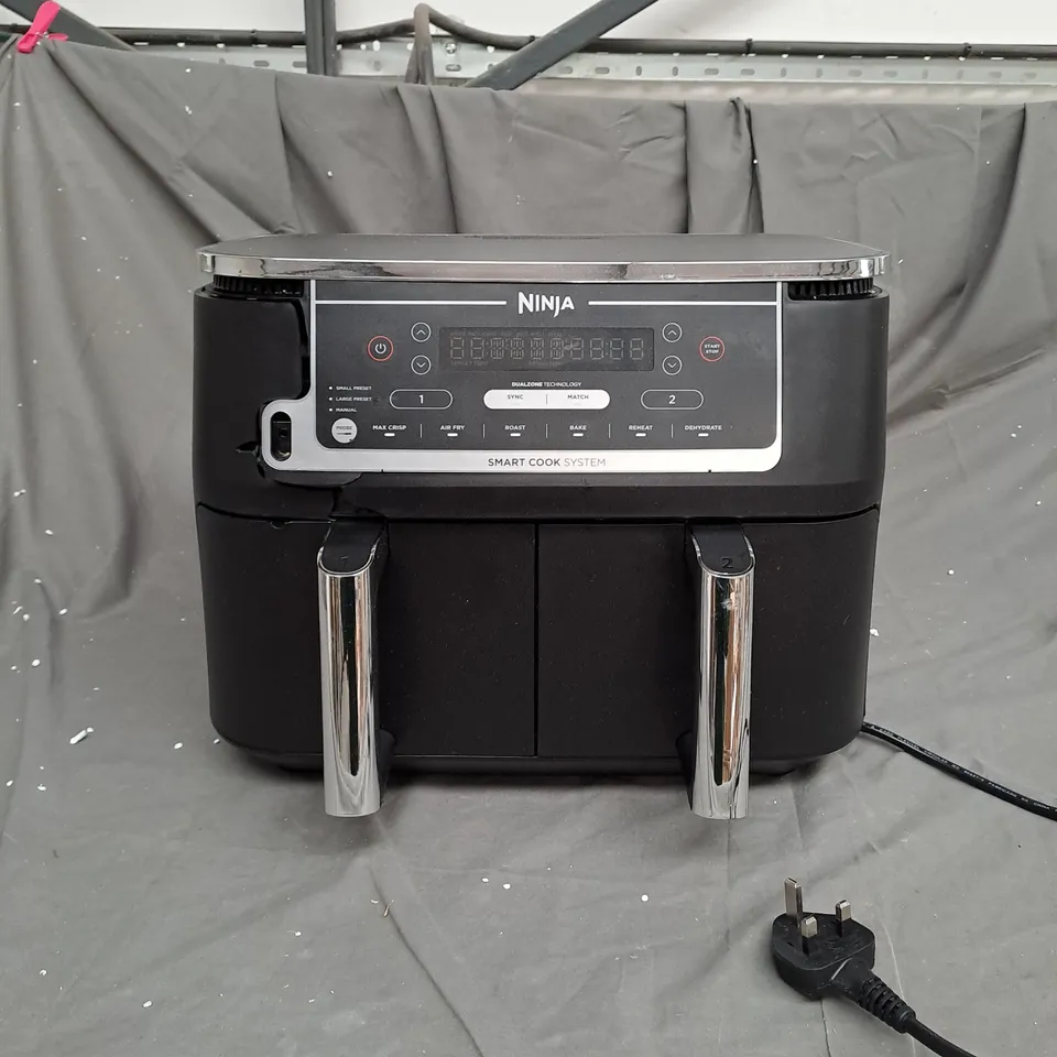 BOXED NINJA FOODI MAX DUALZONE AIR FRYER IN BLACK