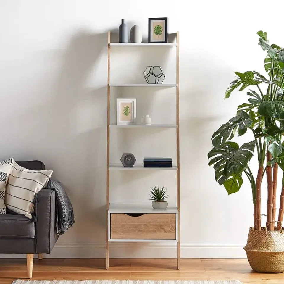 BOXED BEYONCE LADDER BOOKCASE