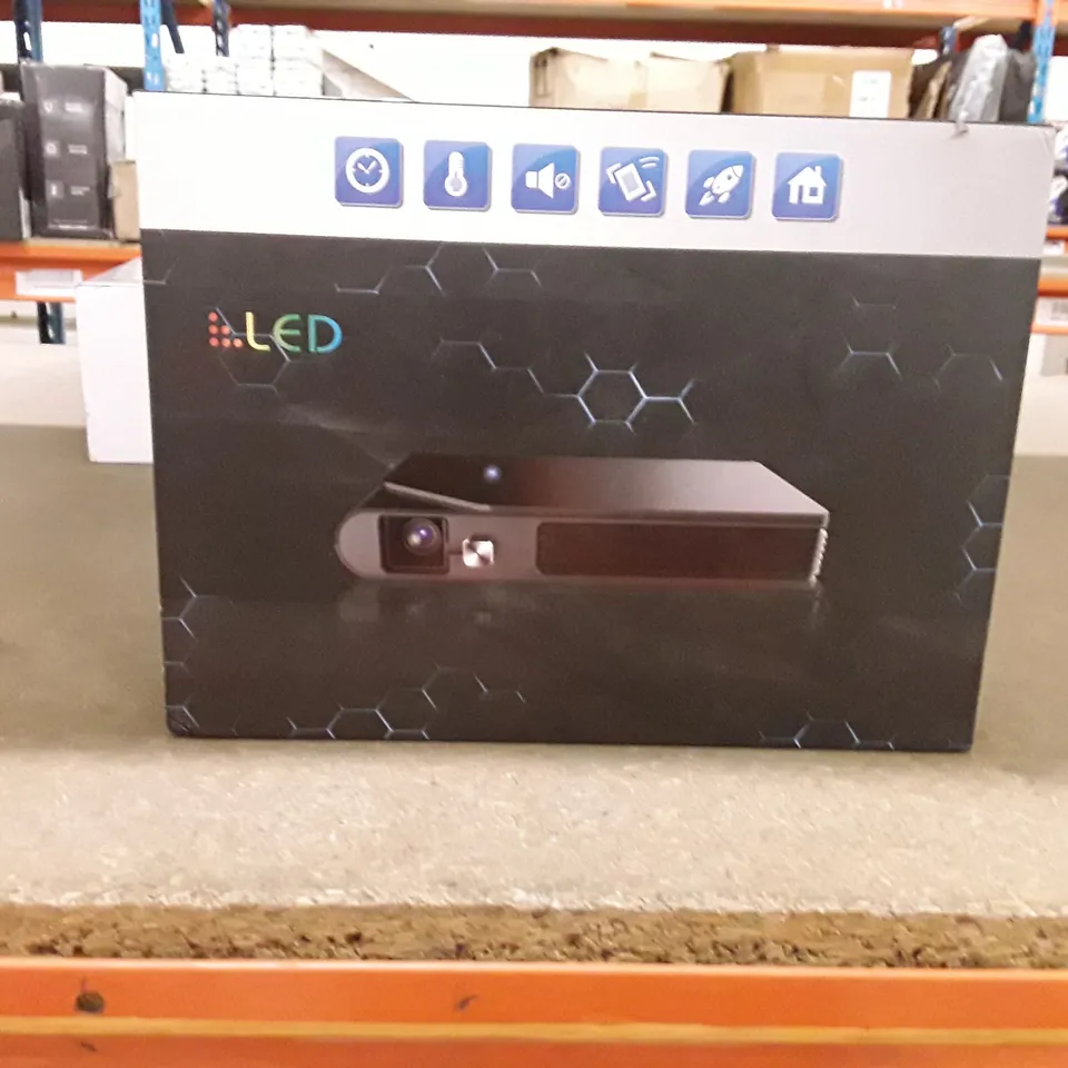 BOXED LED MINI PROJECTOR